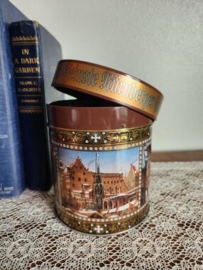 Metal Decorative Tin - Lebkuchen Schmidt Of Nuremberg